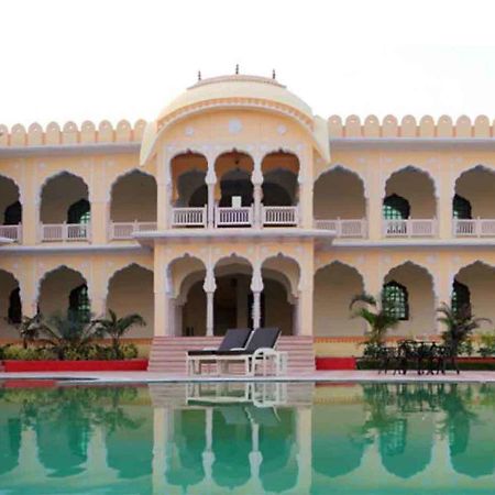 V Resorts Rajmahal Orchha Exteriér fotografie