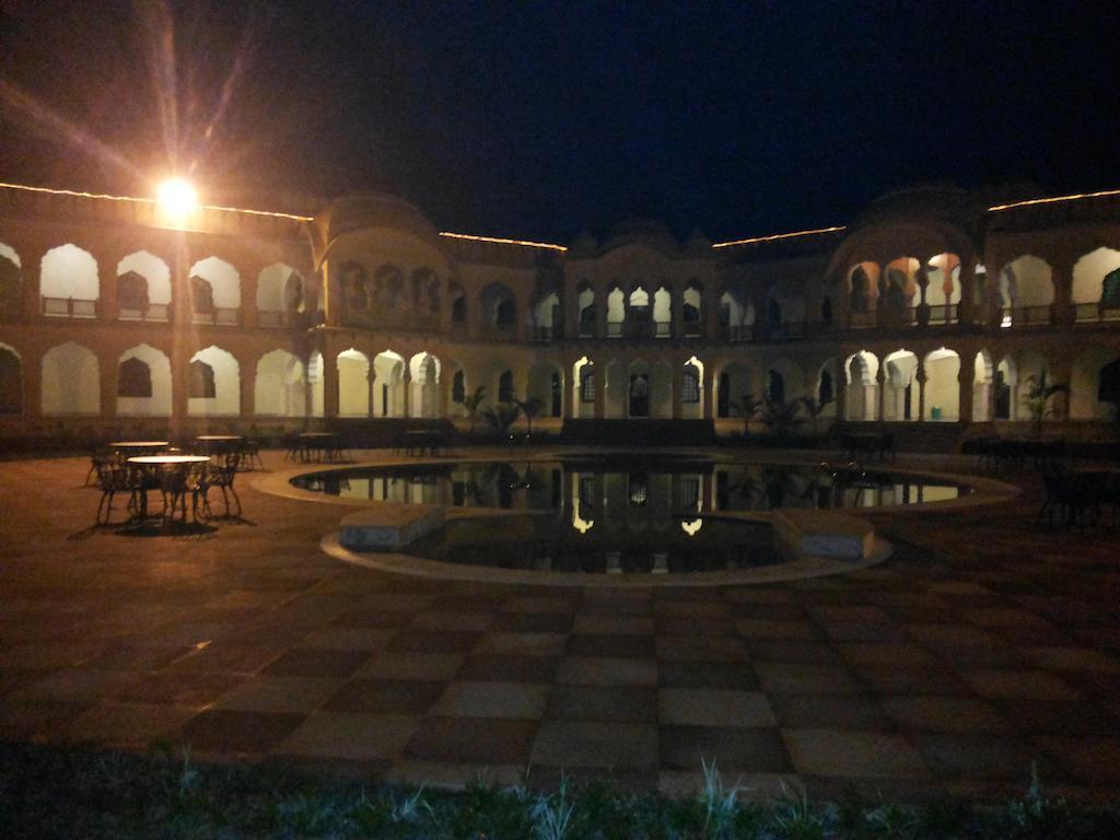 V Resorts Rajmahal Orchha Exteriér fotografie