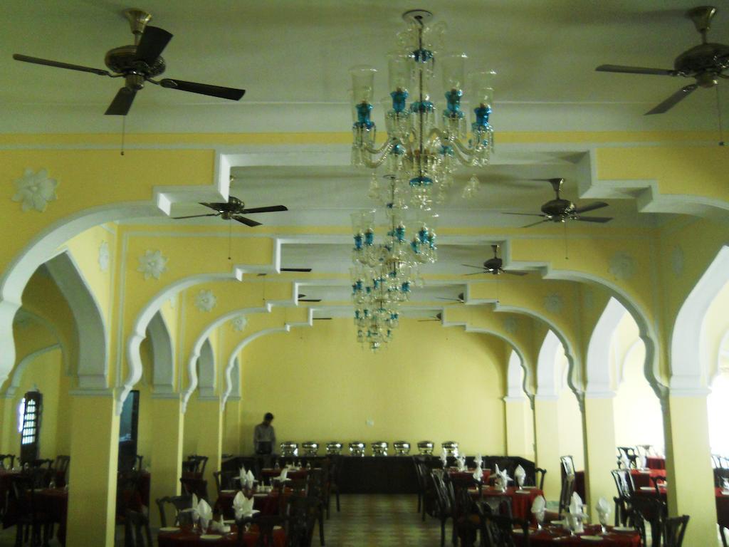 V Resorts Rajmahal Orchha Exteriér fotografie