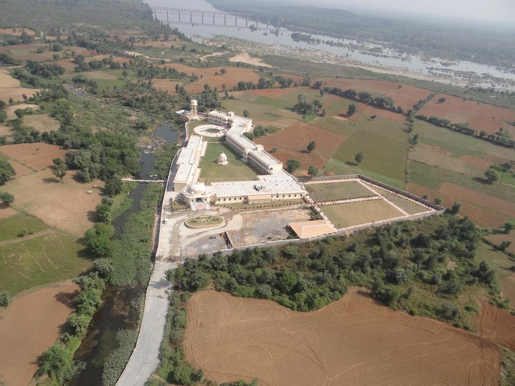 V Resorts Rajmahal Orchha Exteriér fotografie