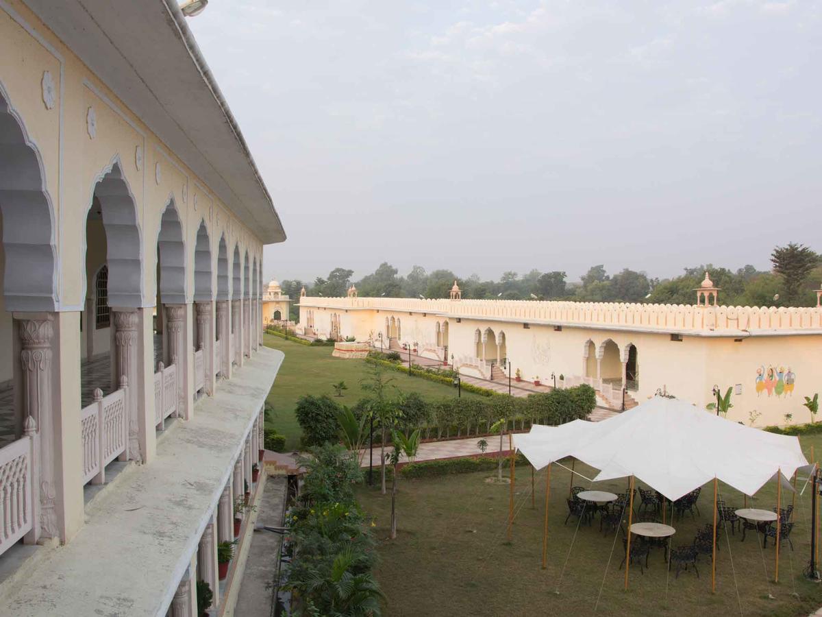 V Resorts Rajmahal Orchha Exteriér fotografie