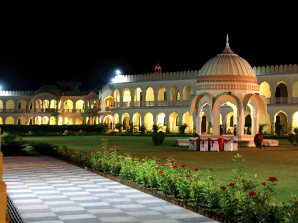 V Resorts Rajmahal Orchha Exteriér fotografie