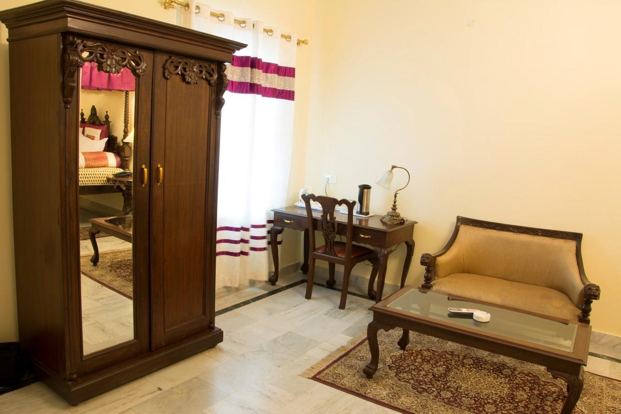 V Resorts Rajmahal Orchha Exteriér fotografie