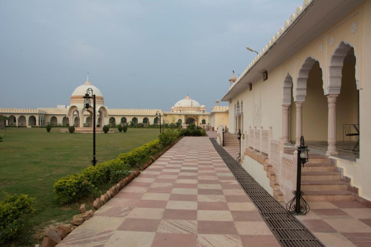 V Resorts Rajmahal Orchha Exteriér fotografie