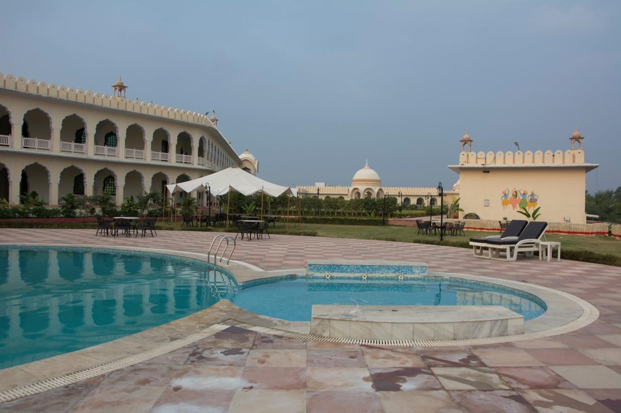 V Resorts Rajmahal Orchha Exteriér fotografie