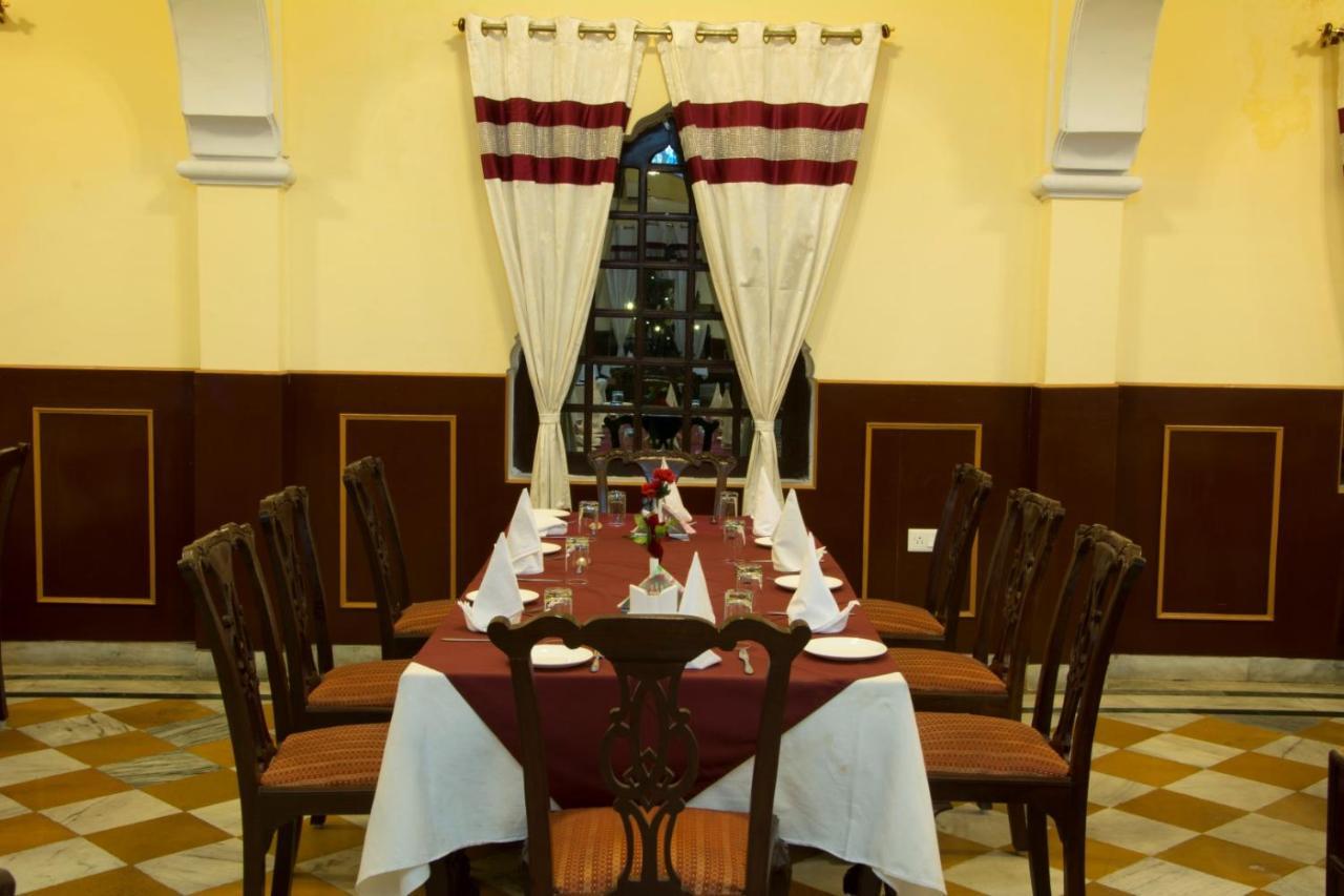 V Resorts Rajmahal Orchha Exteriér fotografie