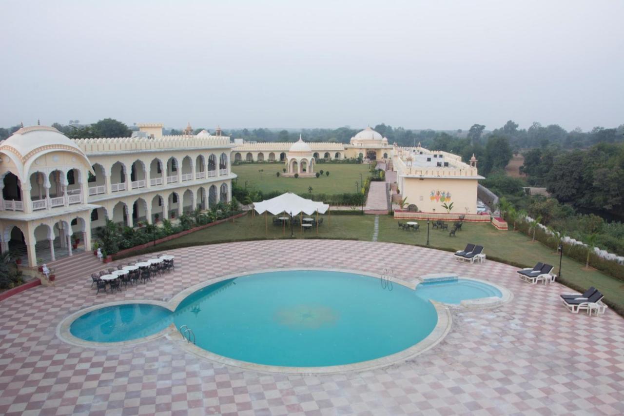 V Resorts Rajmahal Orchha Exteriér fotografie
