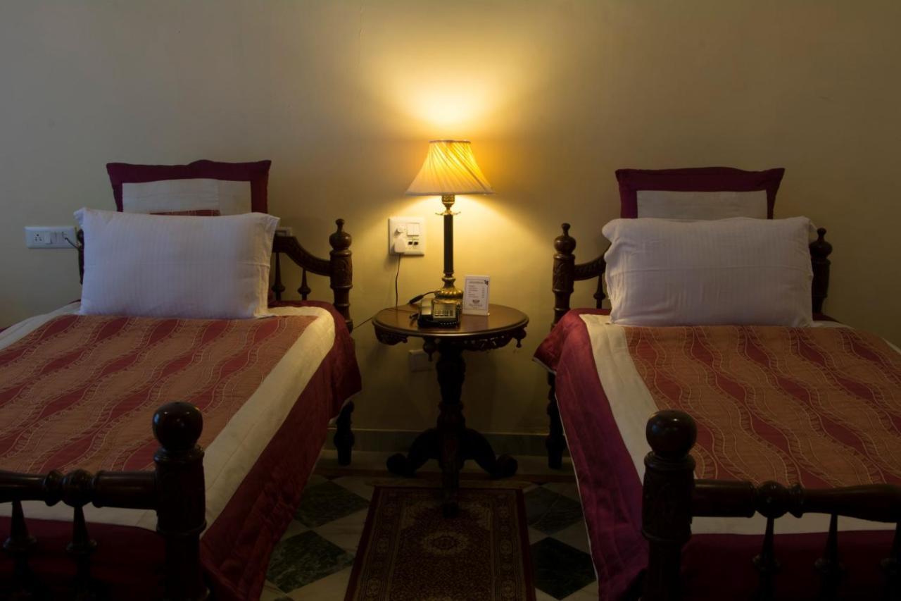 V Resorts Rajmahal Orchha Exteriér fotografie