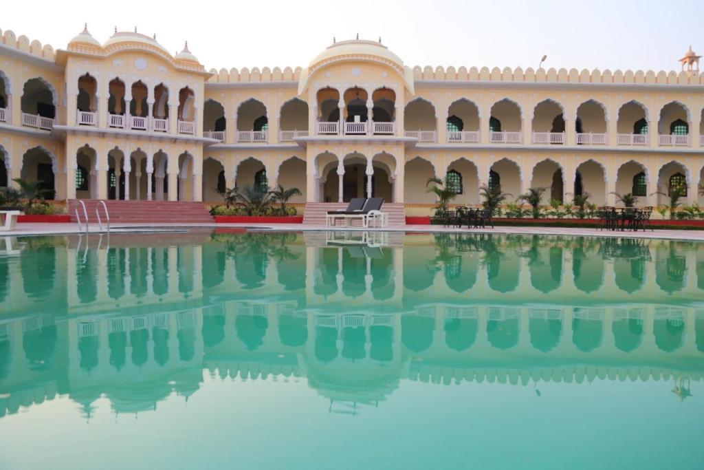 V Resorts Rajmahal Orchha Exteriér fotografie