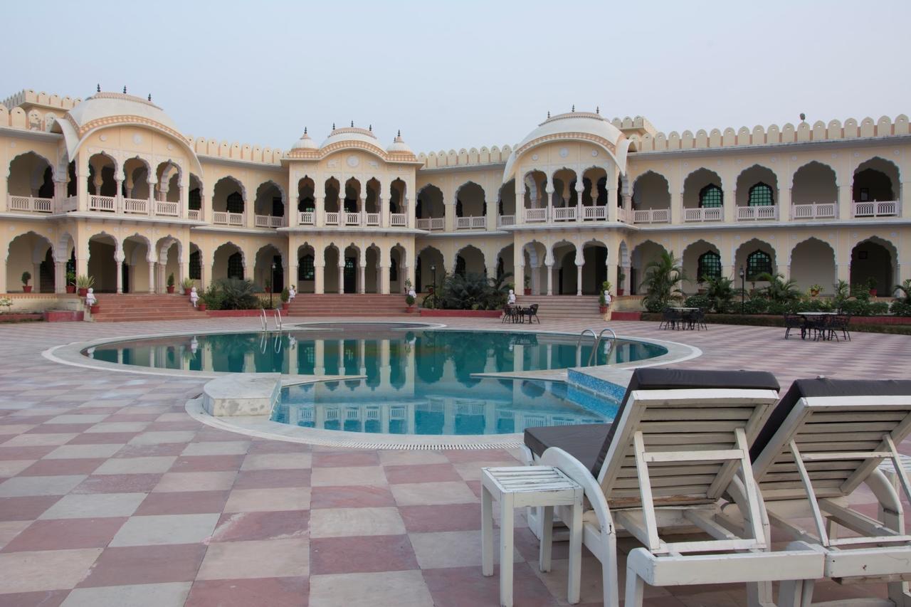 V Resorts Rajmahal Orchha Exteriér fotografie