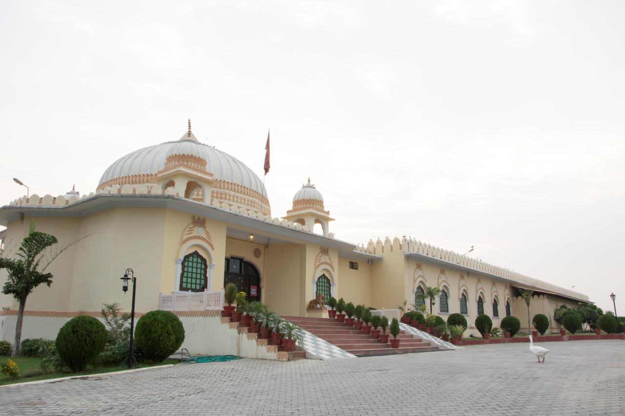 V Resorts Rajmahal Orchha Exteriér fotografie