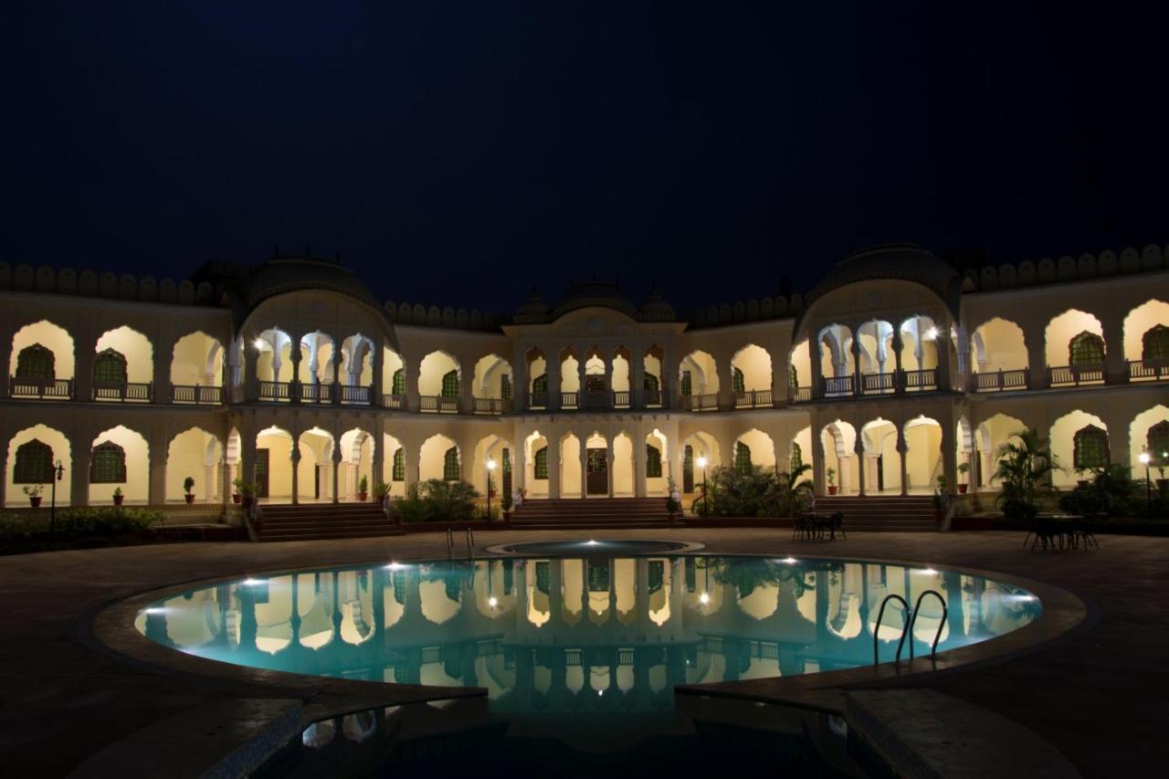 V Resorts Rajmahal Orchha Exteriér fotografie