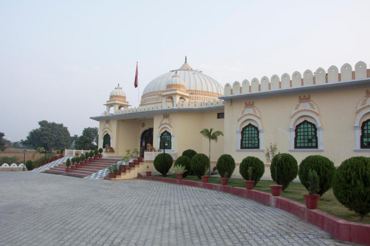 V Resorts Rajmahal Orchha Exteriér fotografie